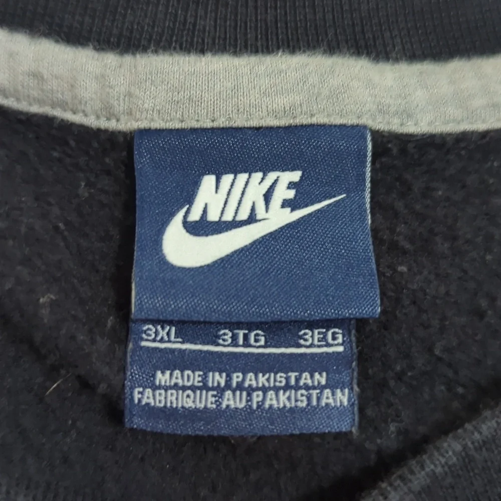 Nike Sportswear Solo Swoosh Men's Fleece Crew, Color Black Size 3XL
